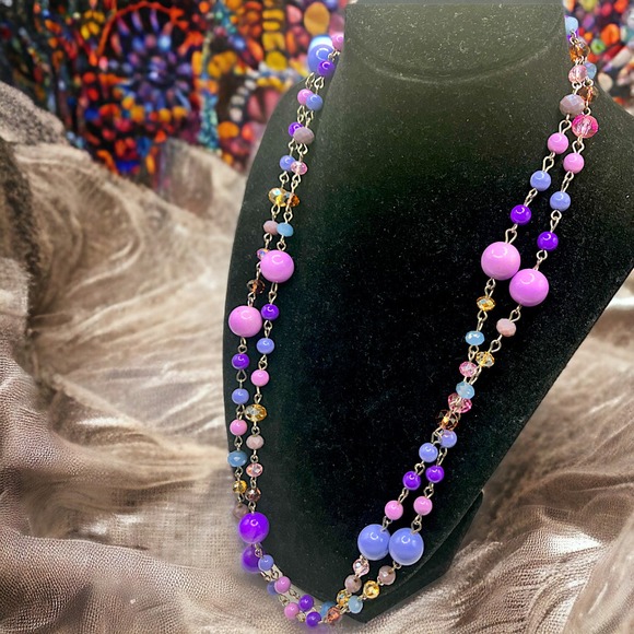 Purple Hues, Pink Crystals of Different Sizes Beads Necklace! - Picture 1 of 8